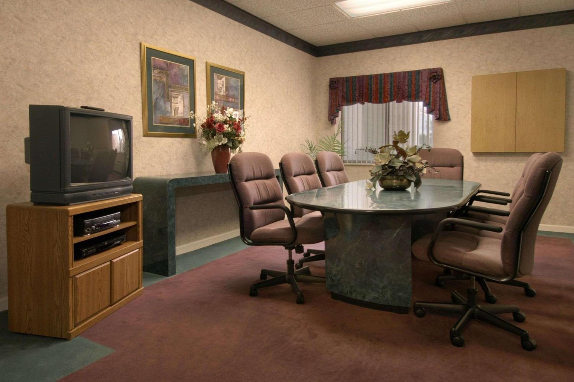 Baymont by Wyndham Corbin photo 21