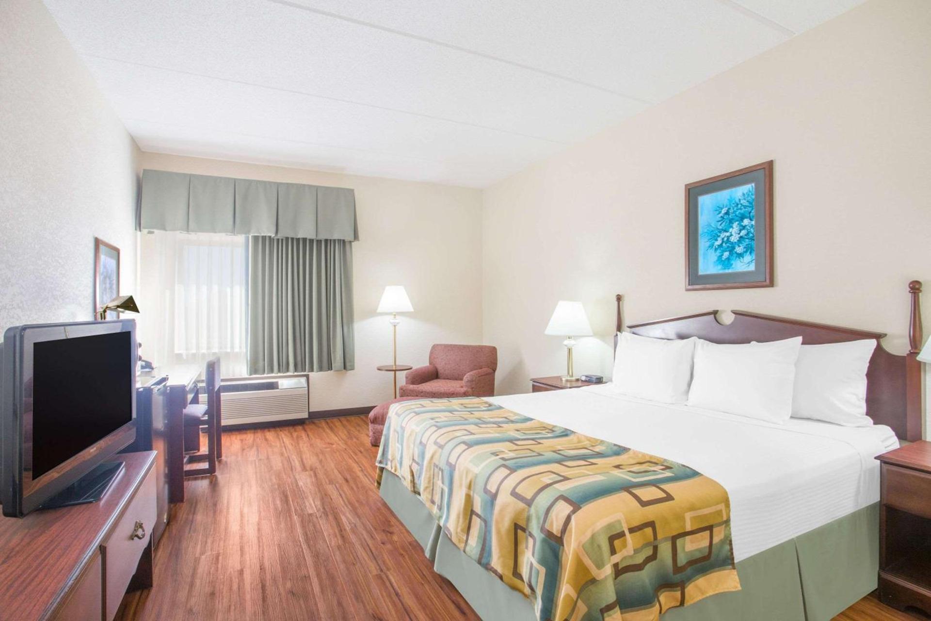 Baymont by Wyndham Corbin photo 17