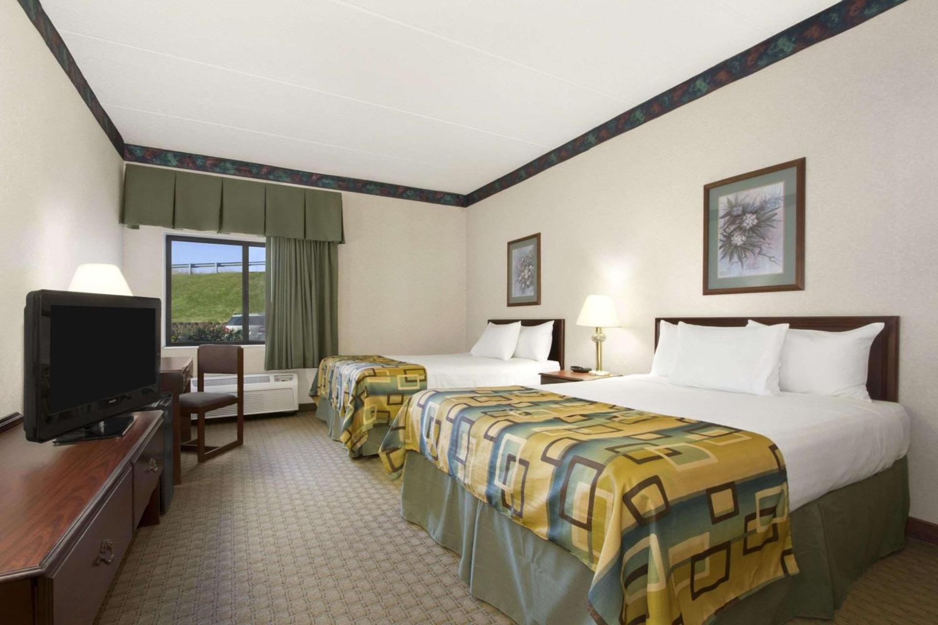 Baymont by Wyndham Corbin photo 16