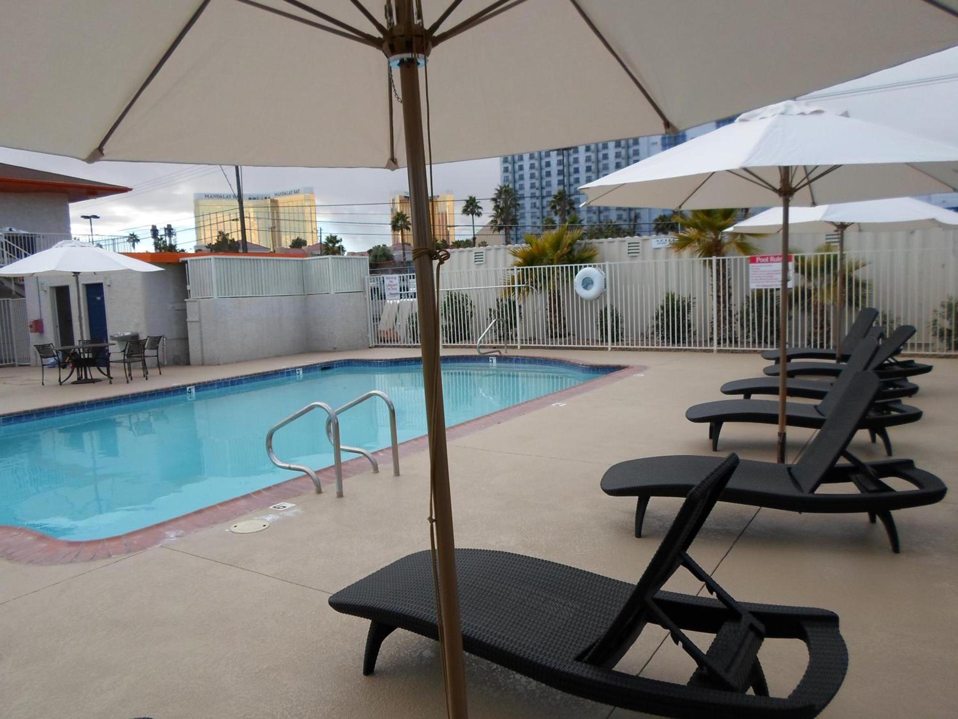 Motel 6 Las Vegas, NV - Strip photo 10