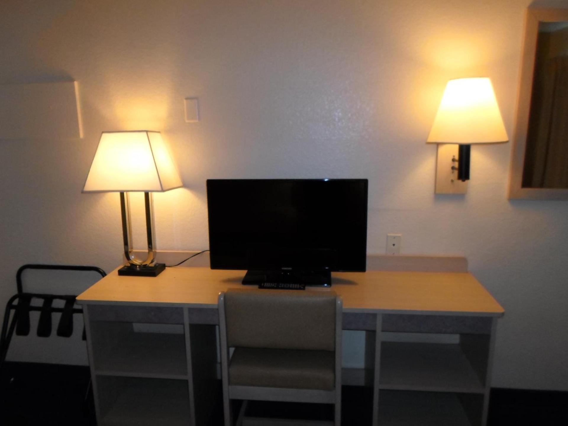 Motel 6 Las Vegas, NV - Strip photo 13