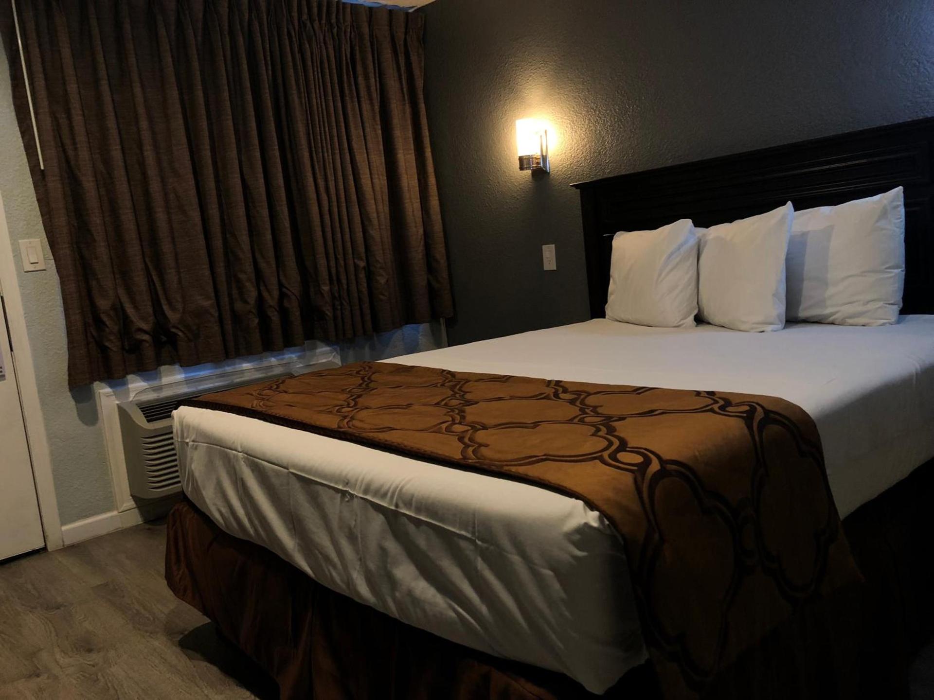 Relax Inn photo 6