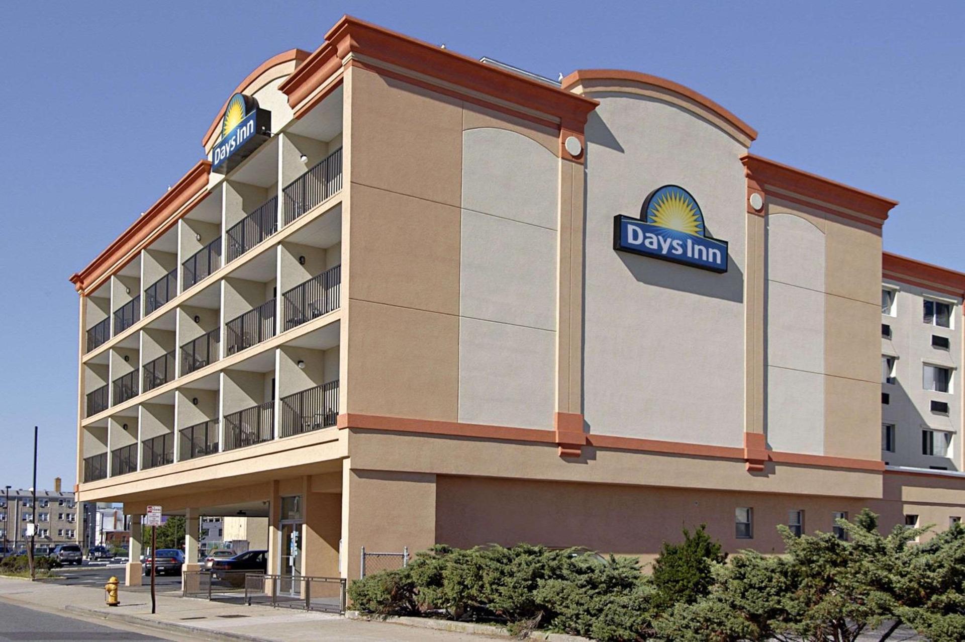 Days Inn by Wyndham Atlantic City Beachblock photo 1