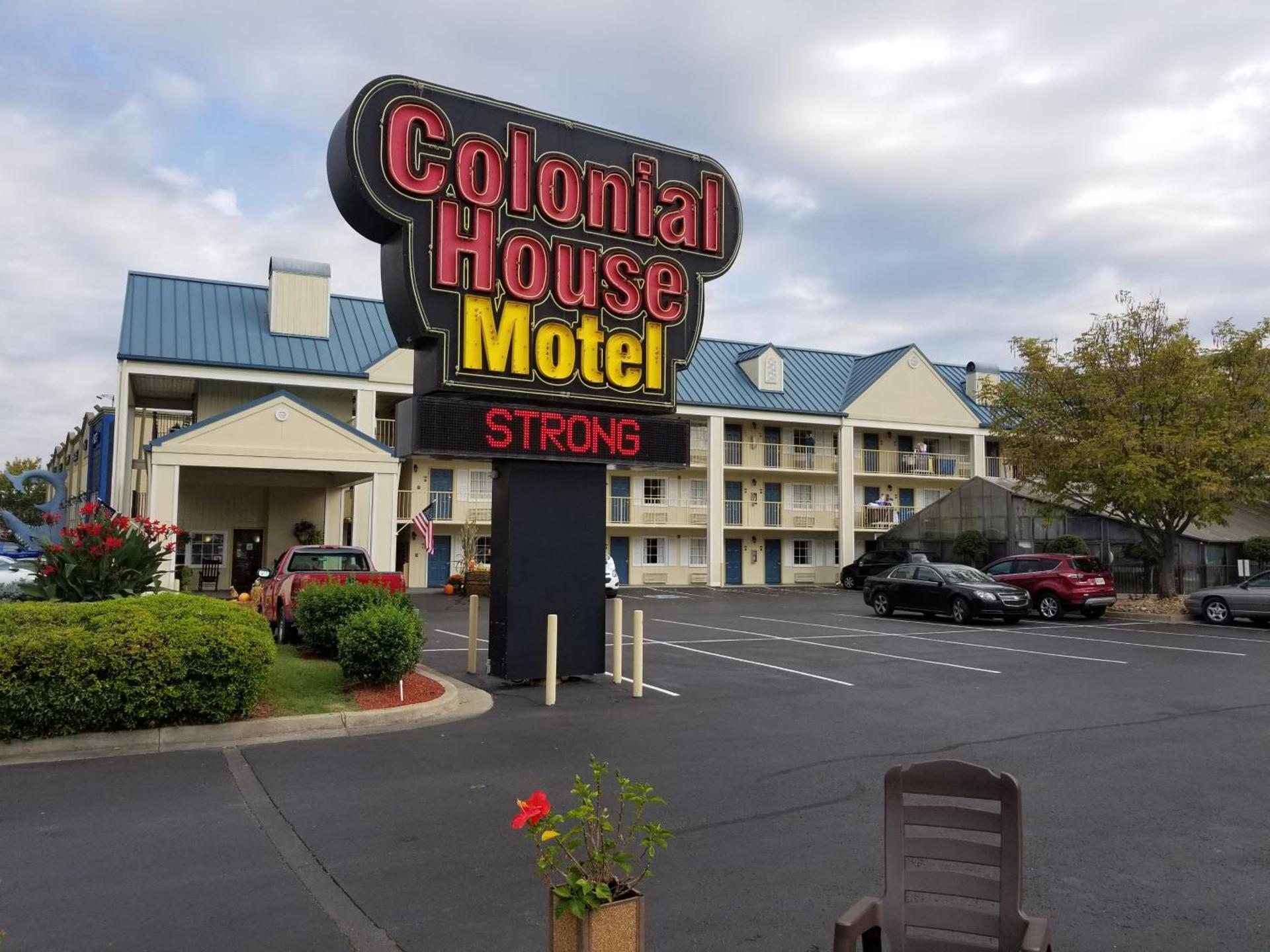 Colonial House Motel photo 1