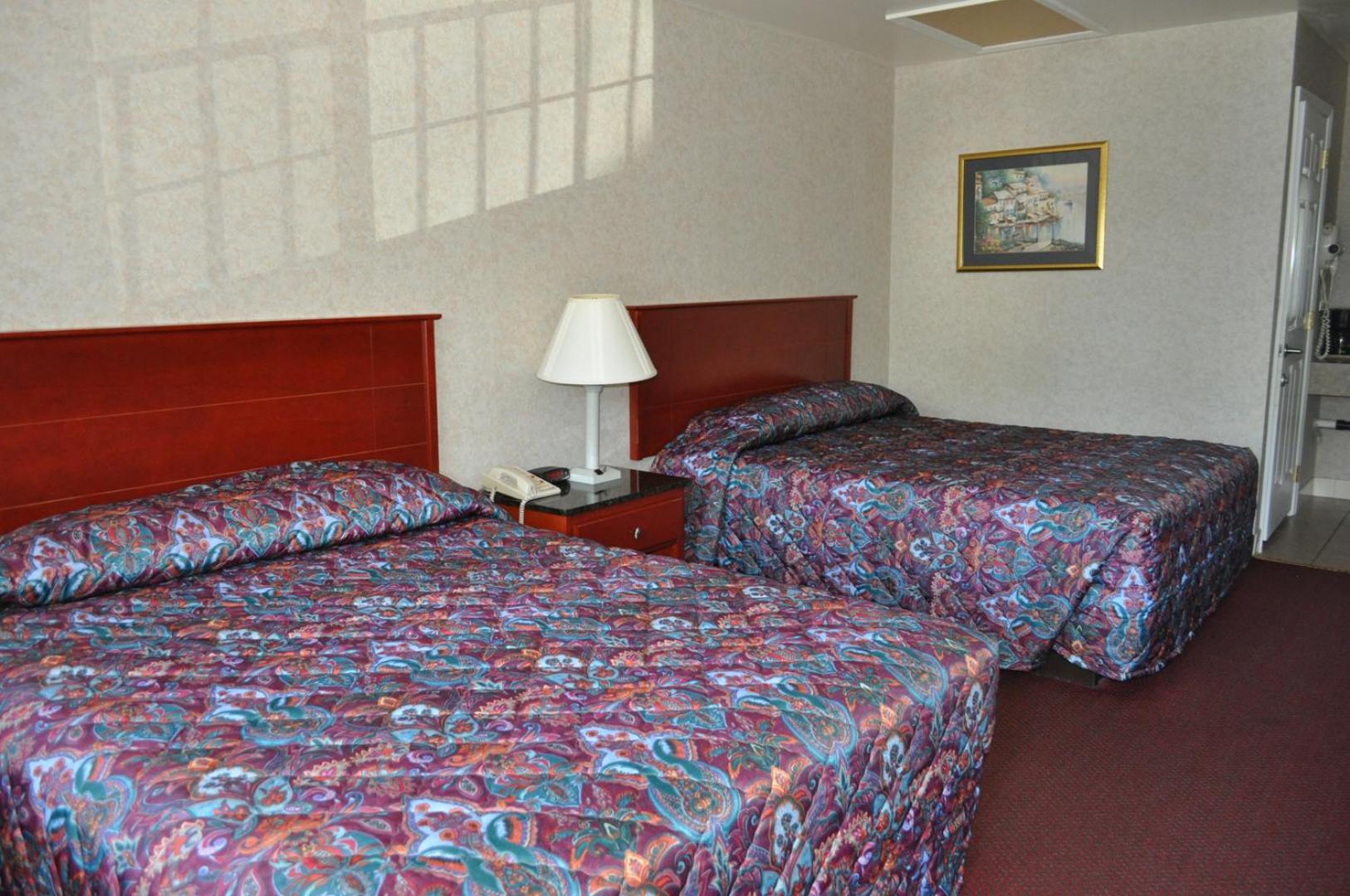 Atrium Inn & Suites photo 16