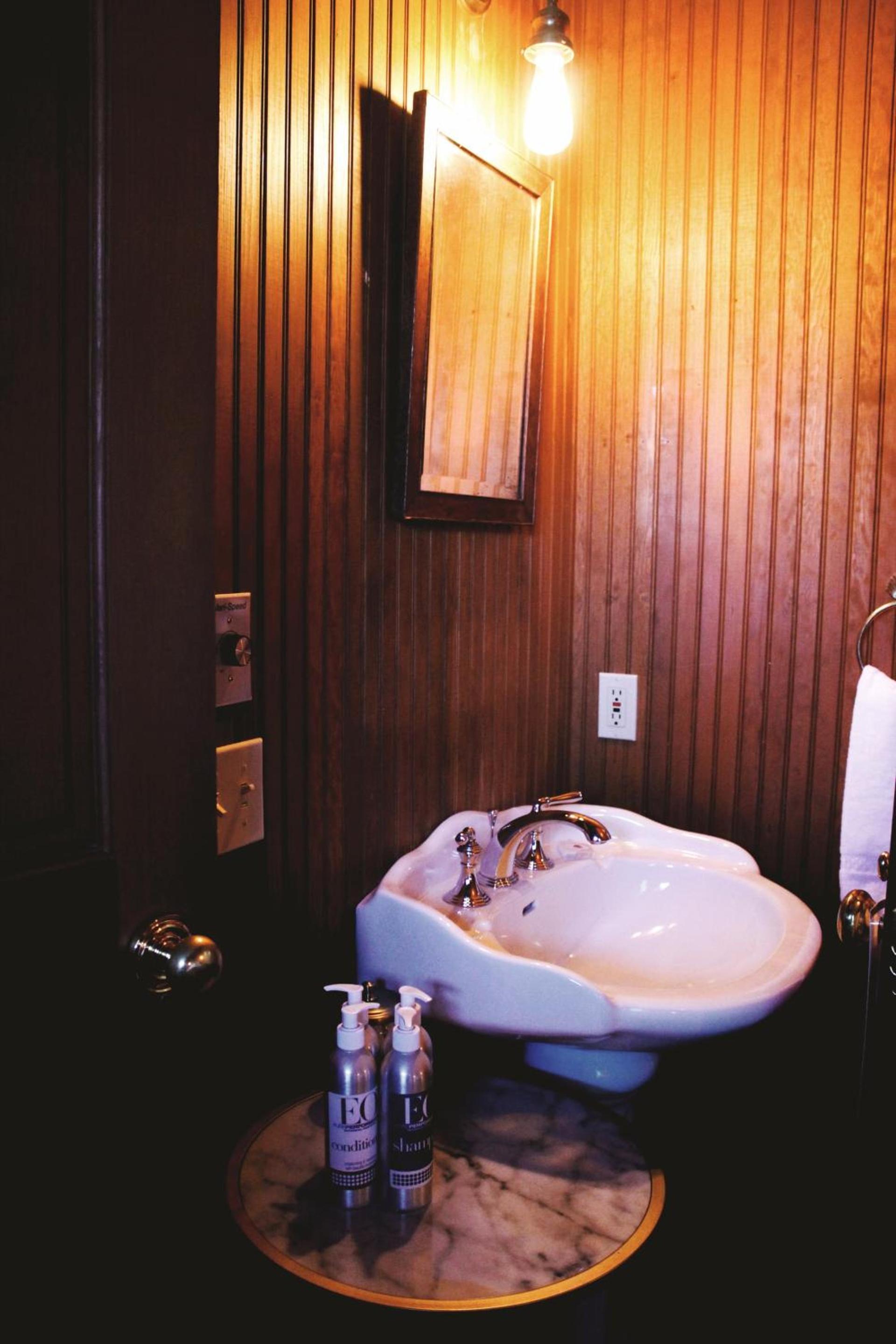 Shelburne Hotel photo 12