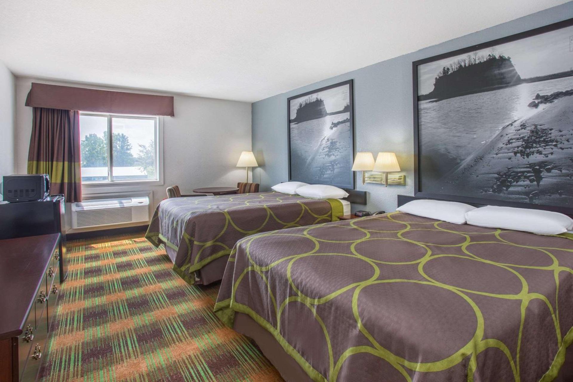 Super 8 by Wyndham Sweet Springs photo 6