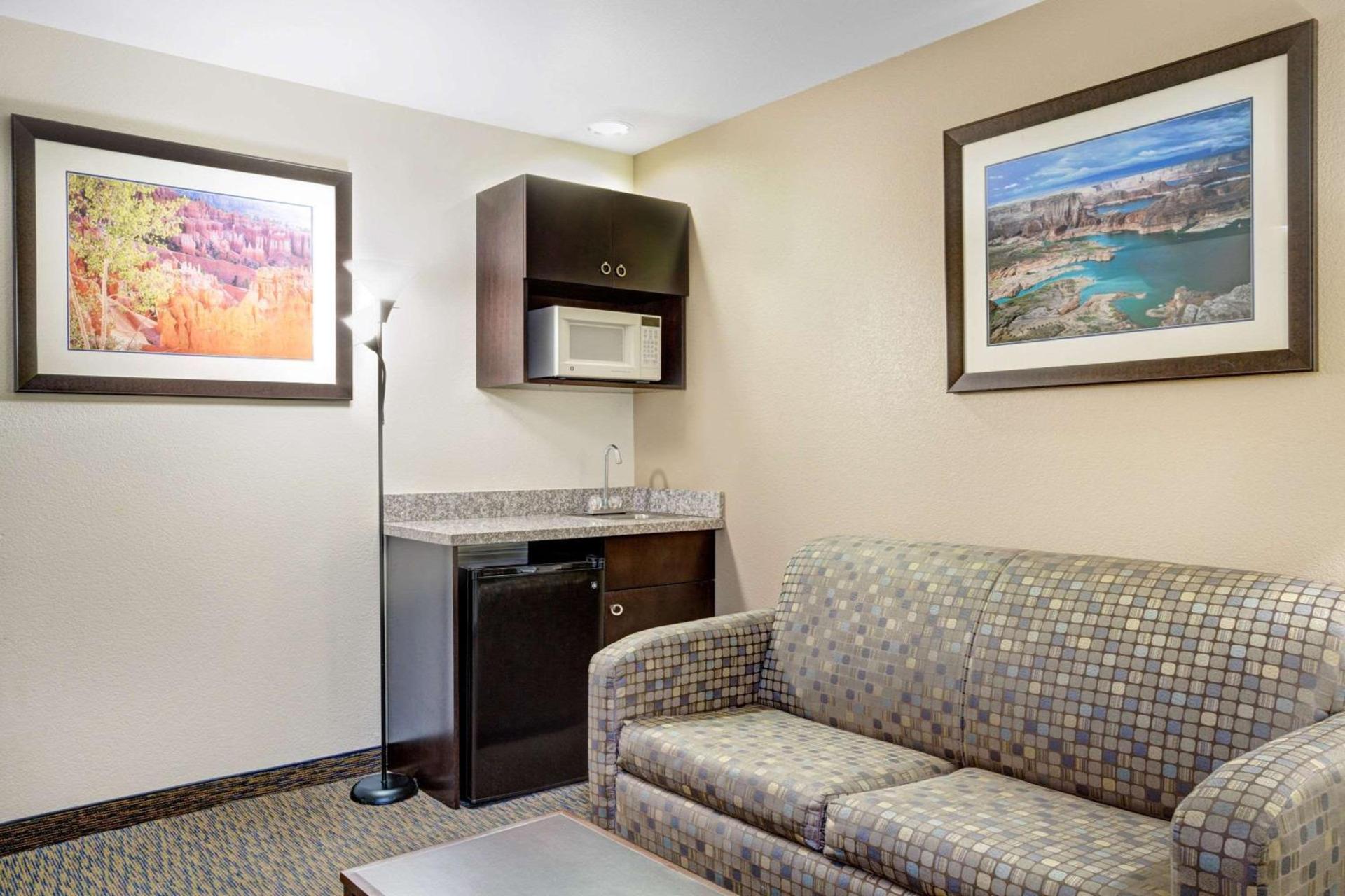 Days Inn & Suites by Wyndham Page Lake Powell photo 13