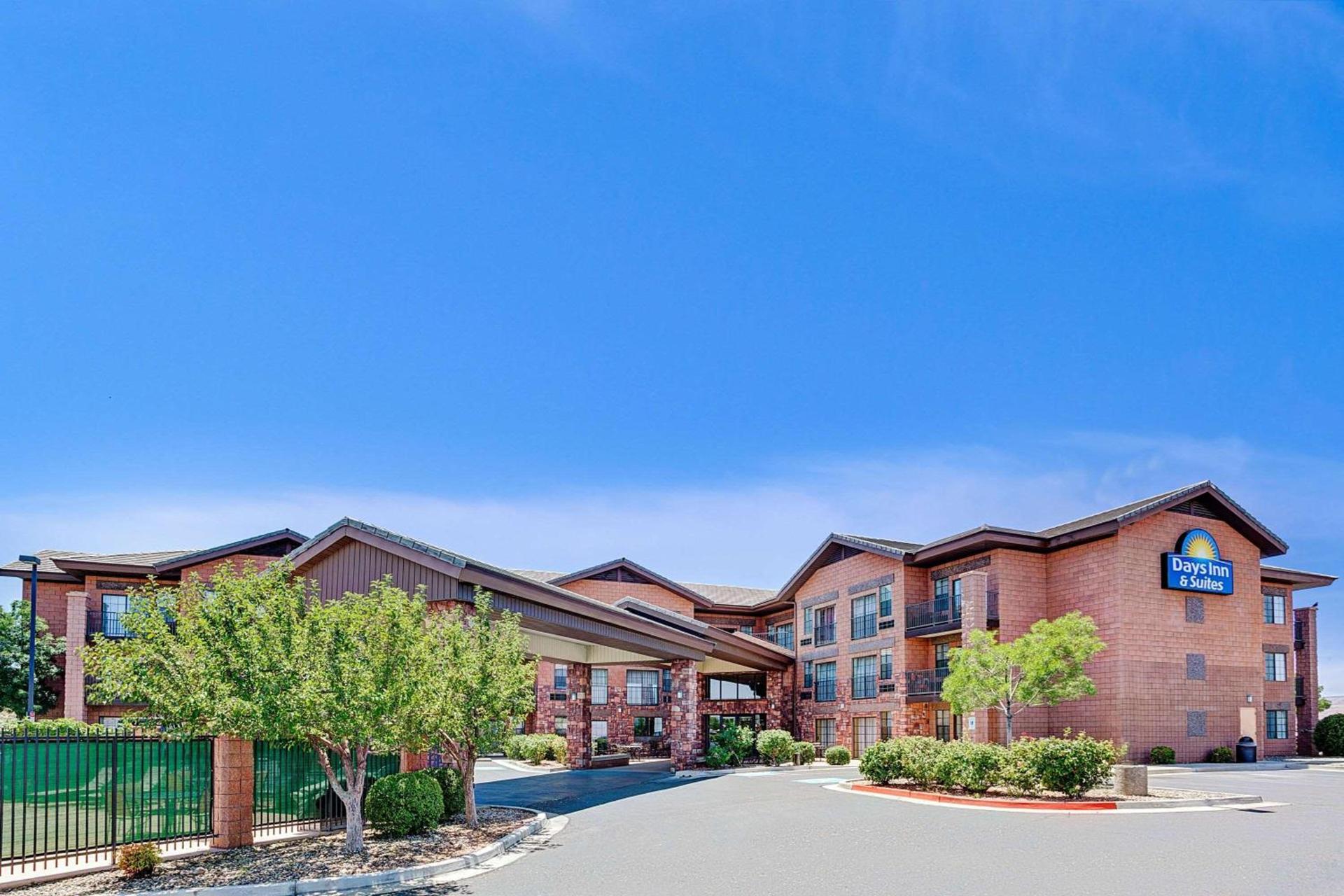 Days Inn & Suites by Wyndham Page Lake Powell — hotel in Page