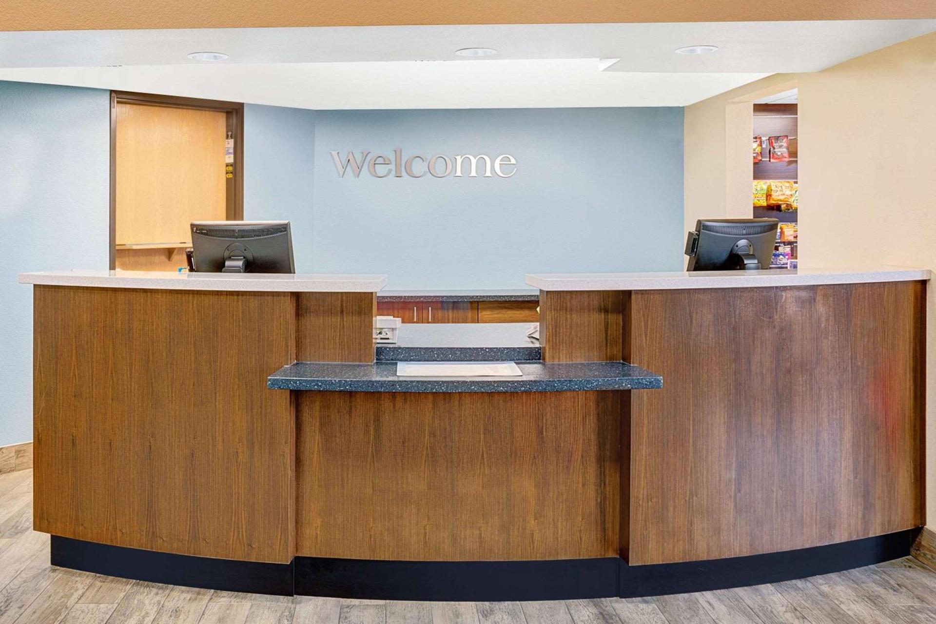 Days Inn & Suites by Wyndham Page Lake Powell photo 2