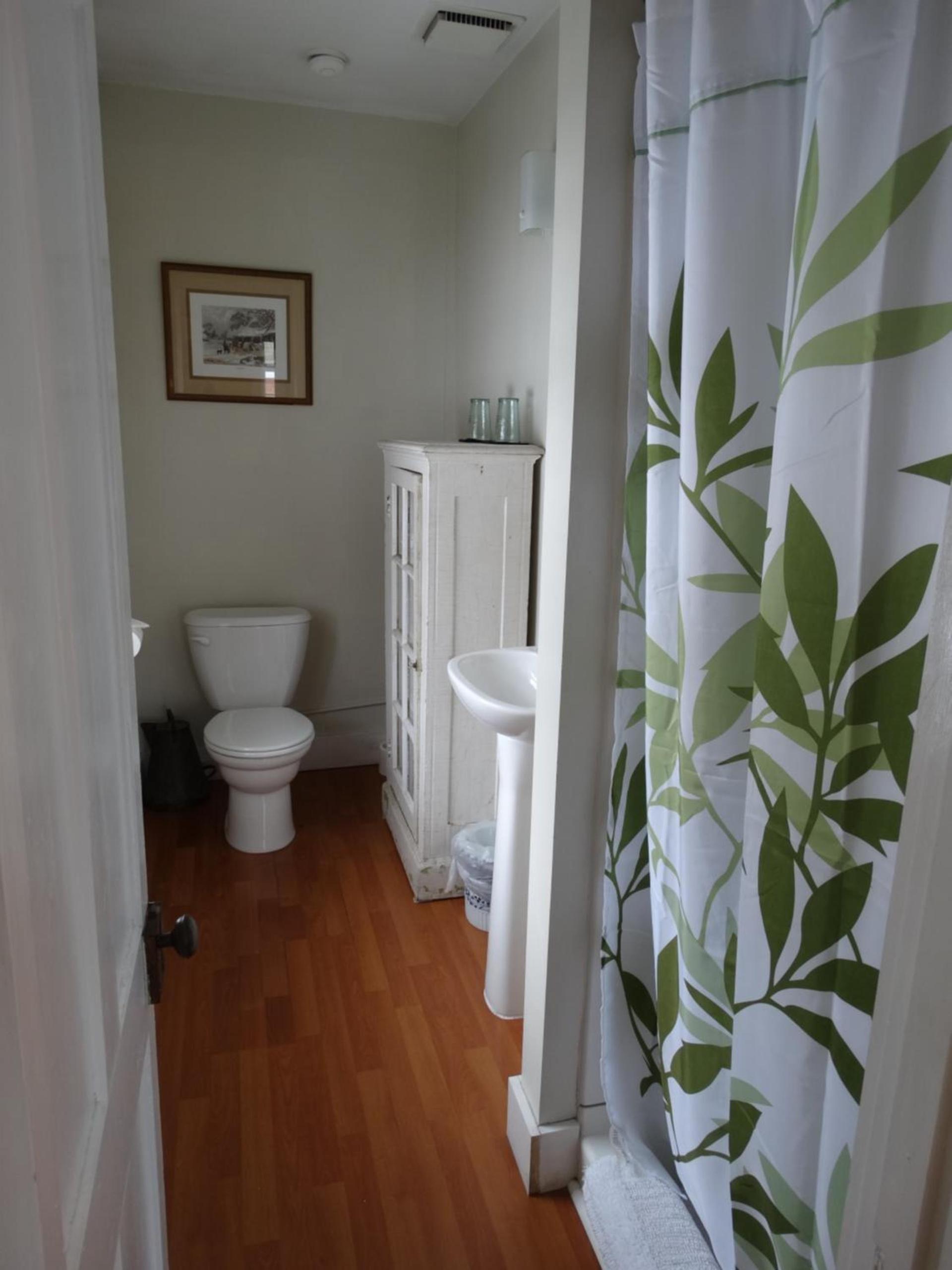 Shoreham Inn Bed & Breakfast photo 9
