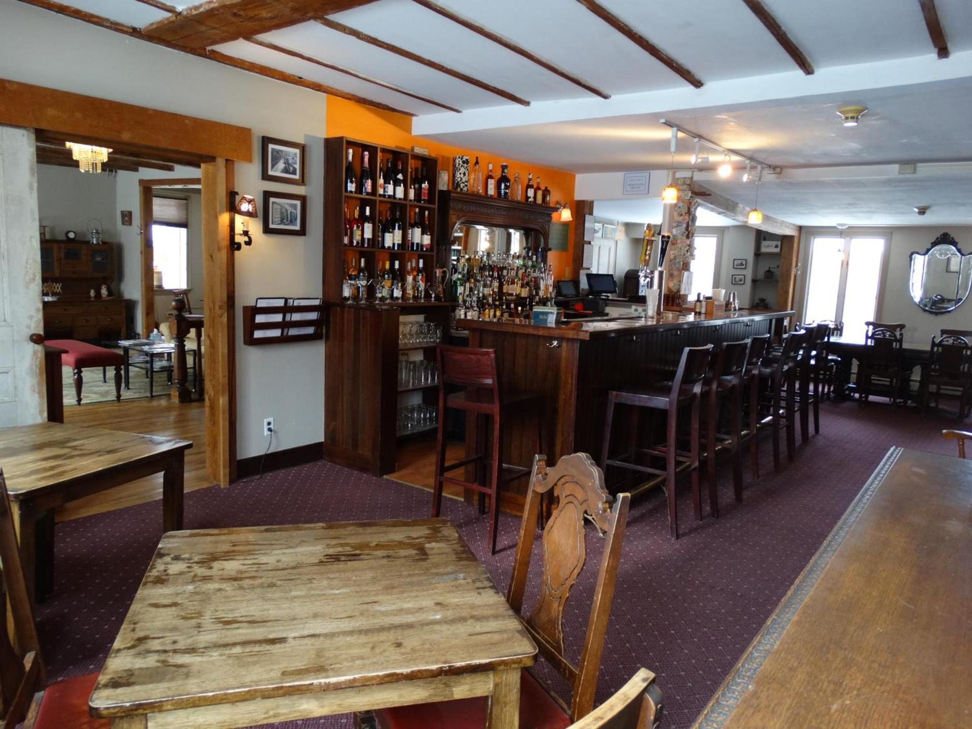 Shoreham Inn Bed & Breakfast photo 8