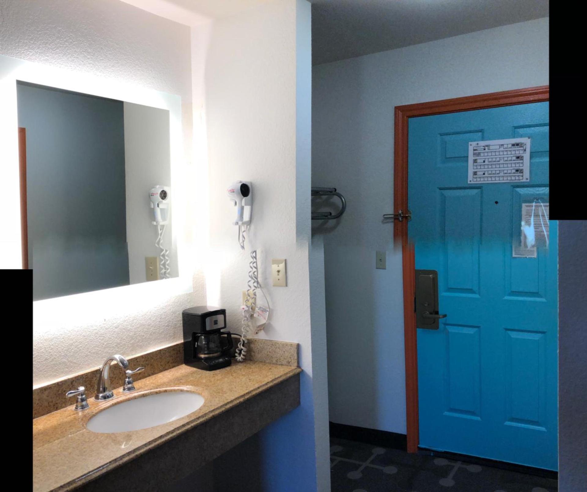 Howard Johnson by Wyndham Lubbock TX photo 44