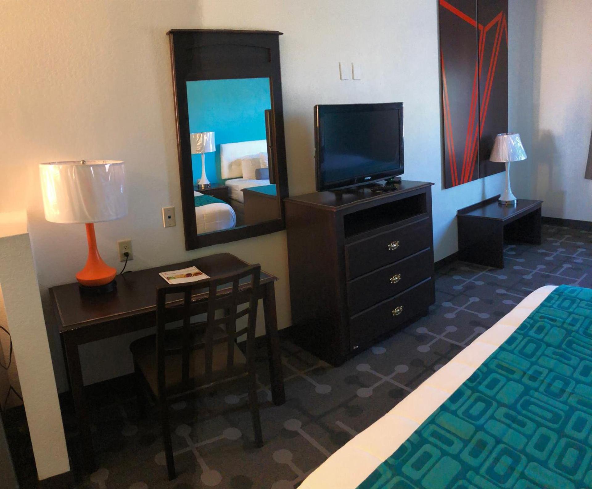 Howard Johnson by Wyndham Lubbock TX photo 39