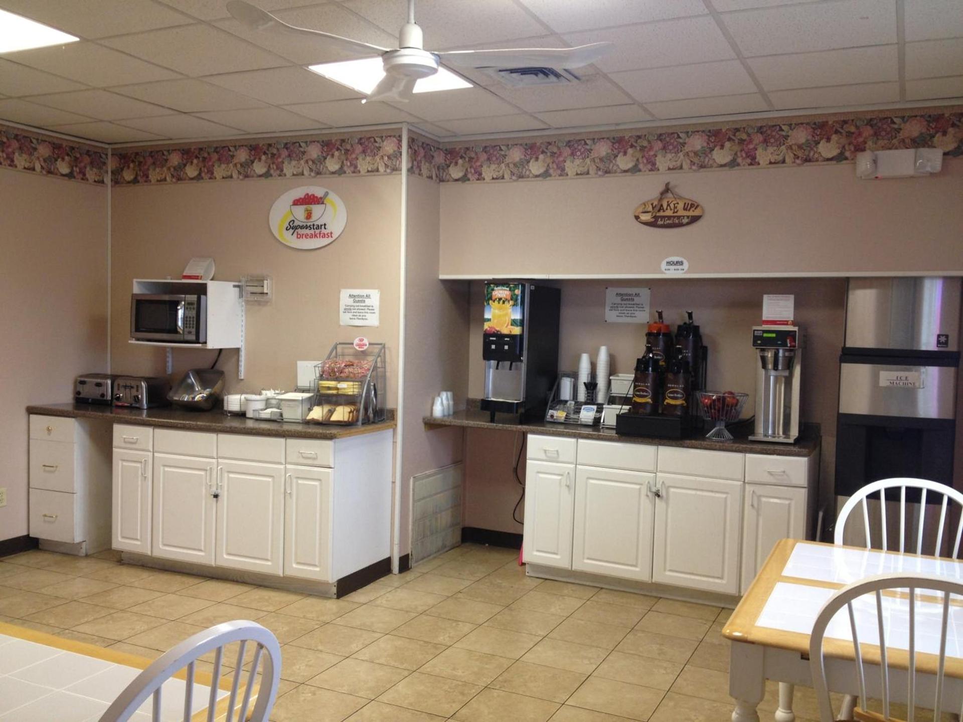Super 8 by Wyndham Carlisle North photo 21