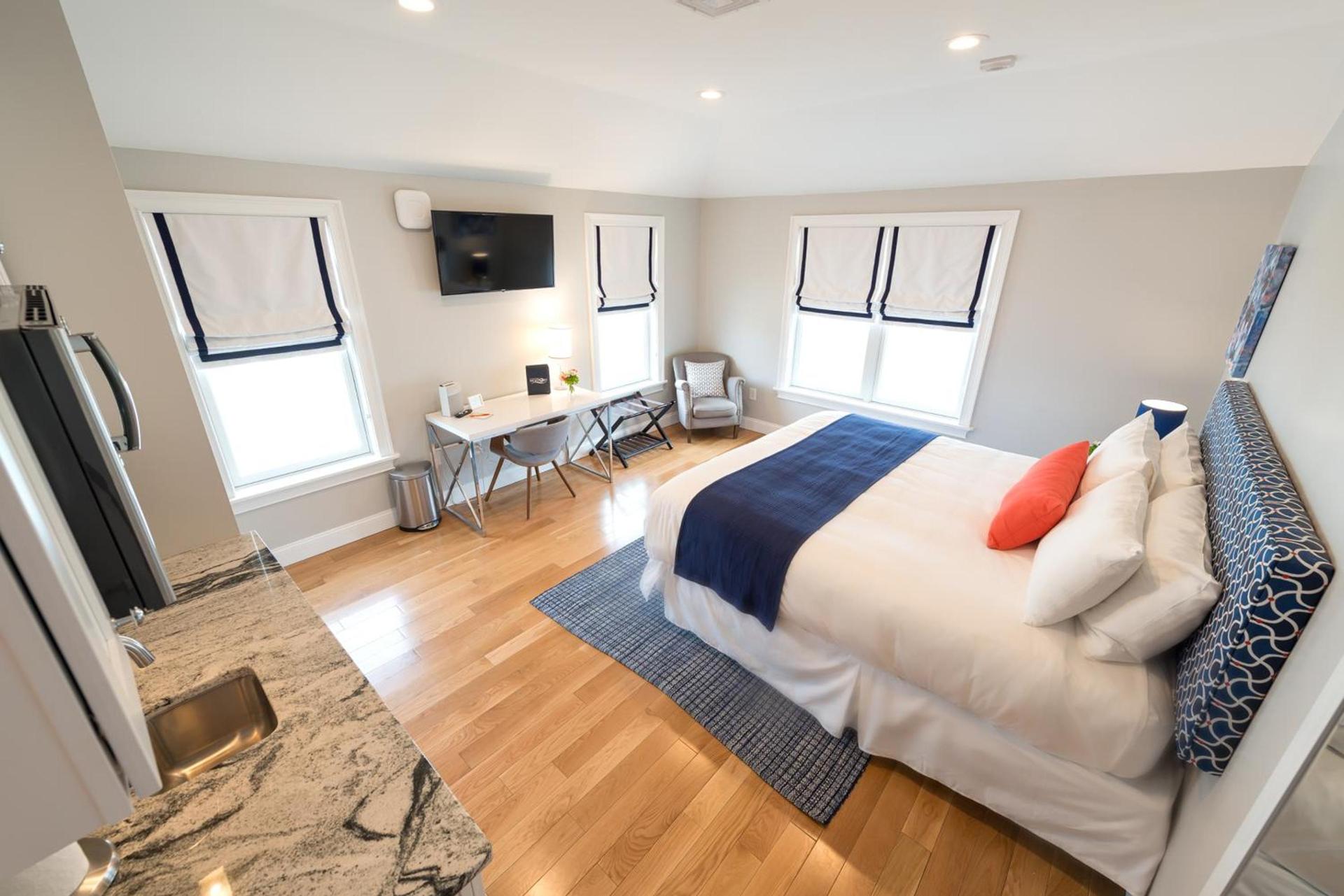 The East Island Reserve Hotel photo 11