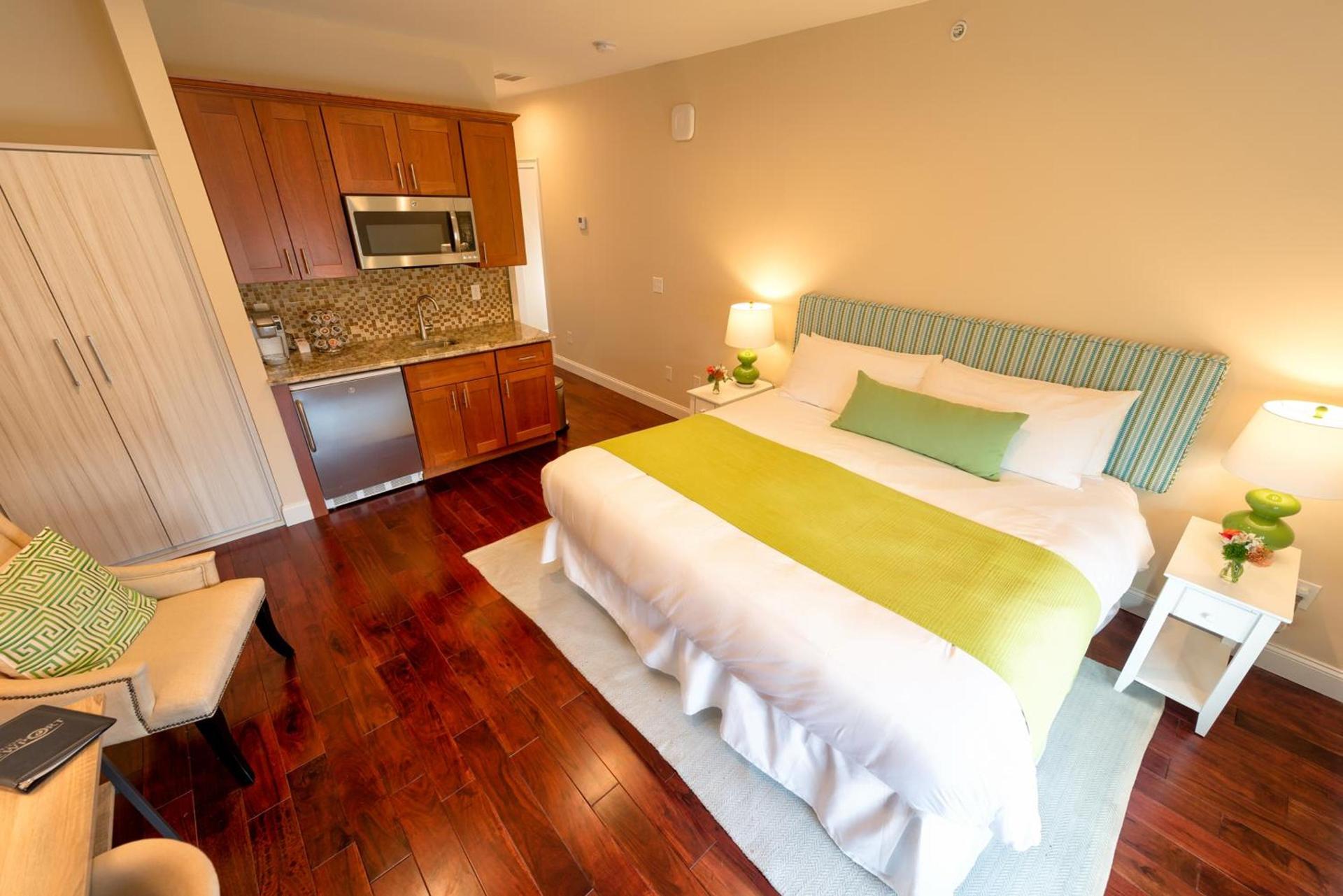 The East Island Reserve Hotel photo 6