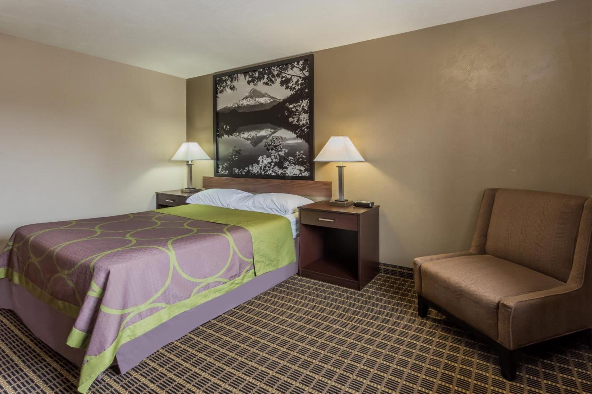 Super 8 by Wyndham Corvallis photo 8