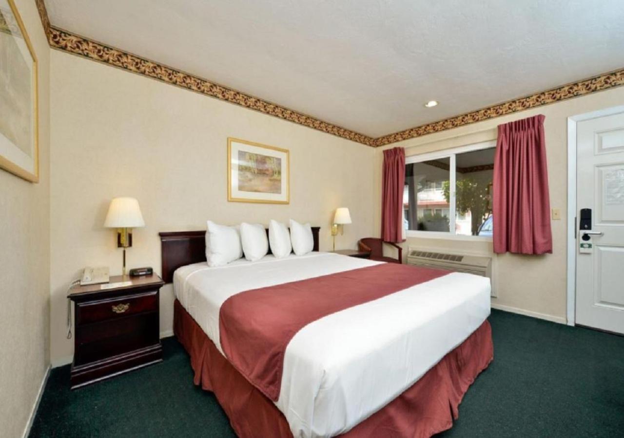 Americas Best Value Inn - Sky Ranch Palo Alto photo 6