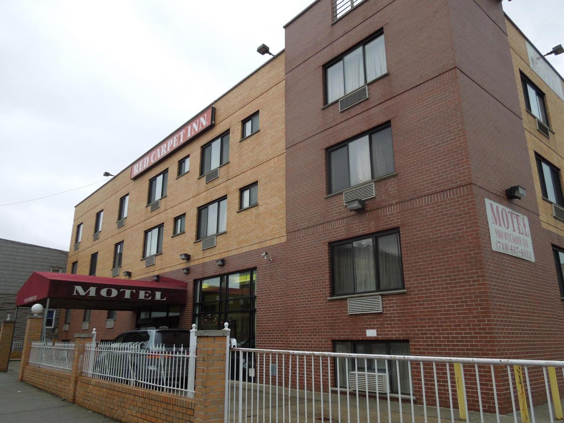 Red Carpet Inn Brooklyn photo 18