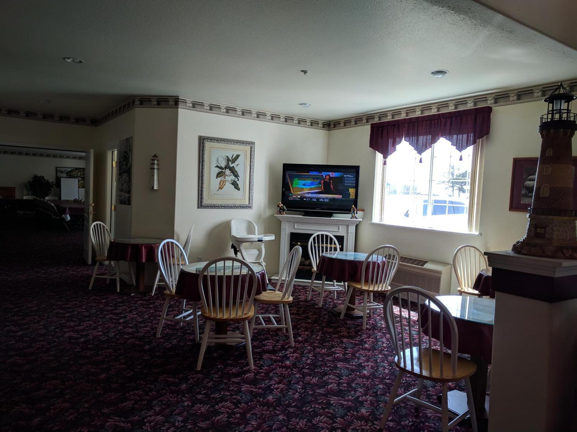 Lighthouse Inn photo 43