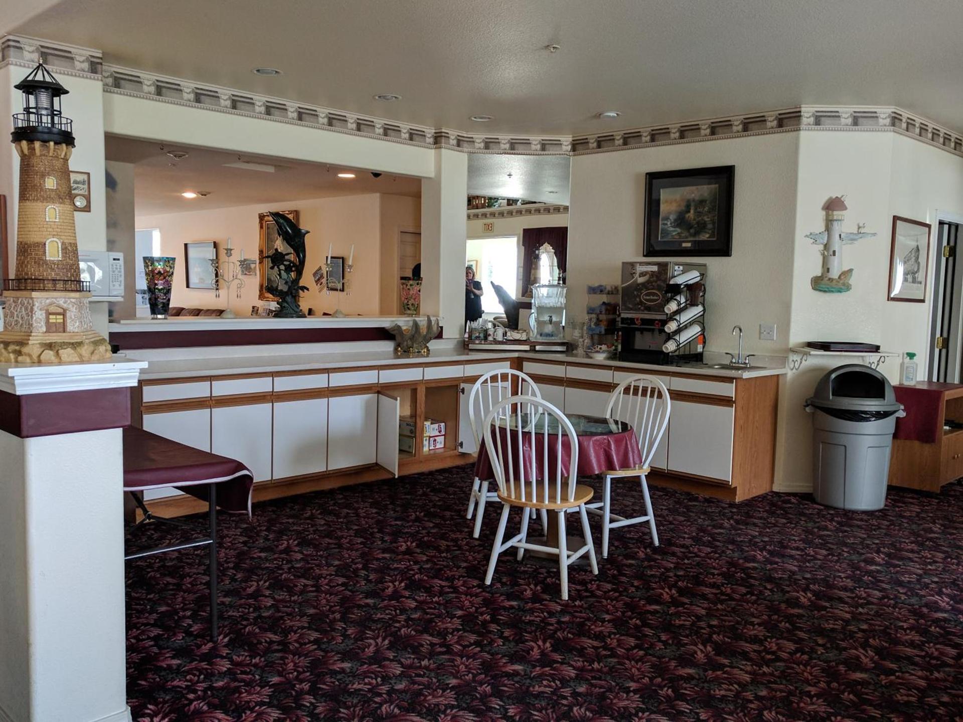 Lighthouse Inn photo 3