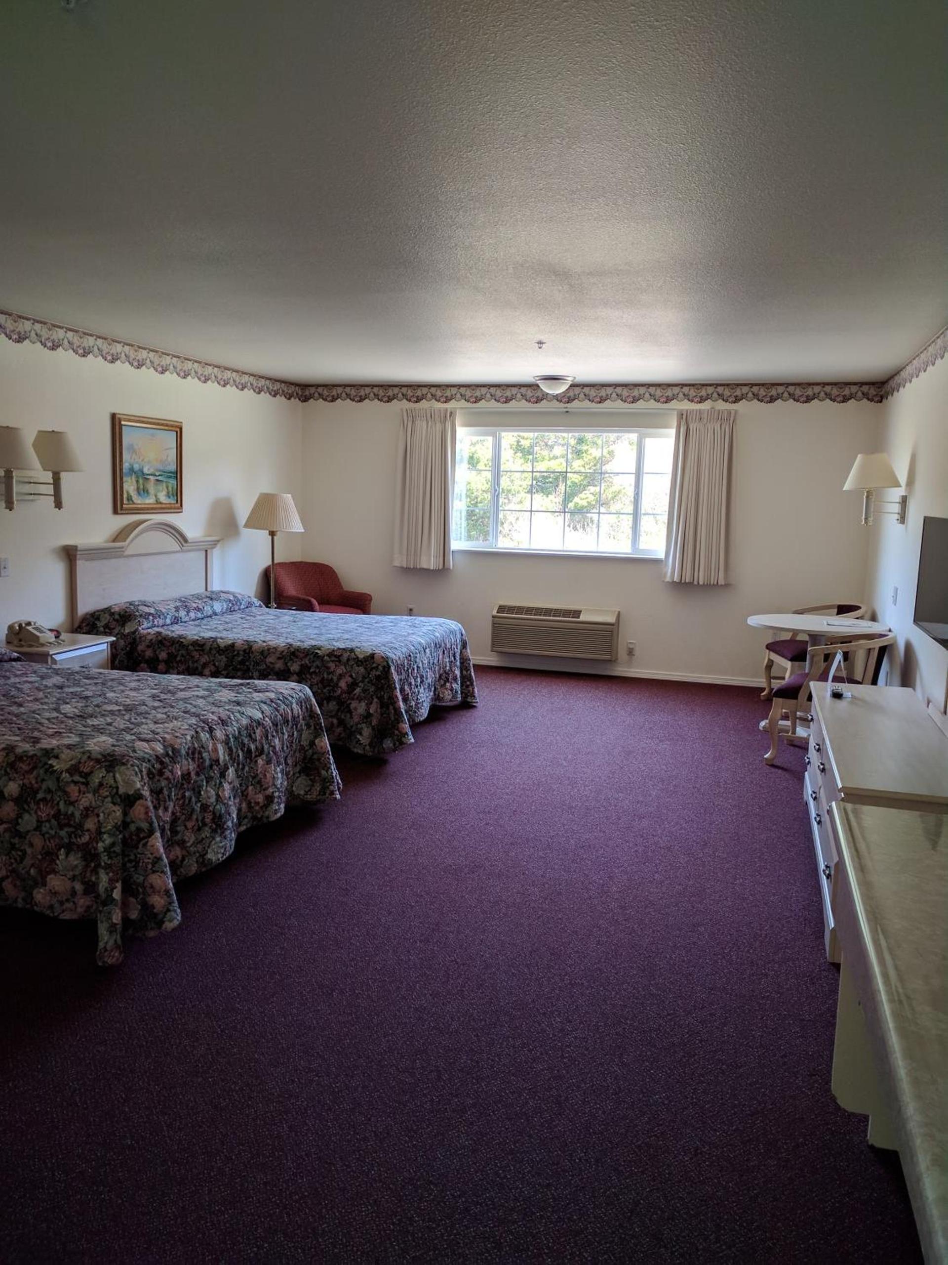 Lighthouse Inn photo 30