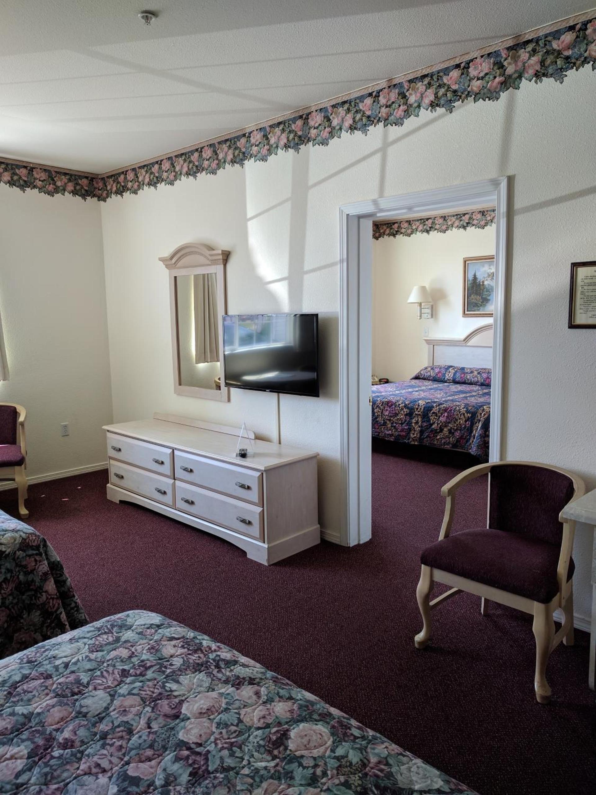 Lighthouse Inn photo 29