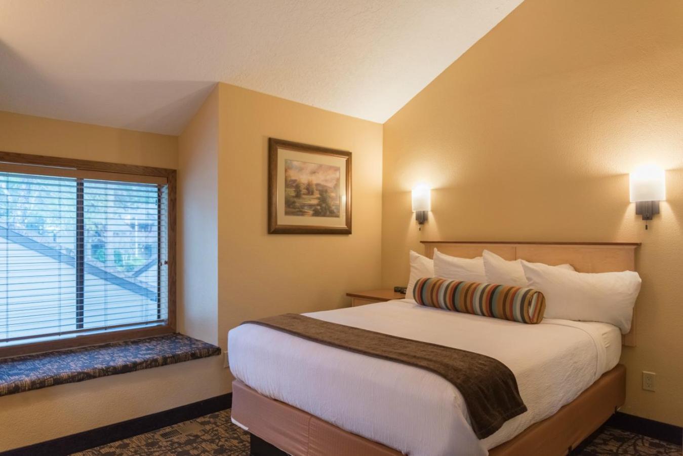Whispering Woods Resort photo 8