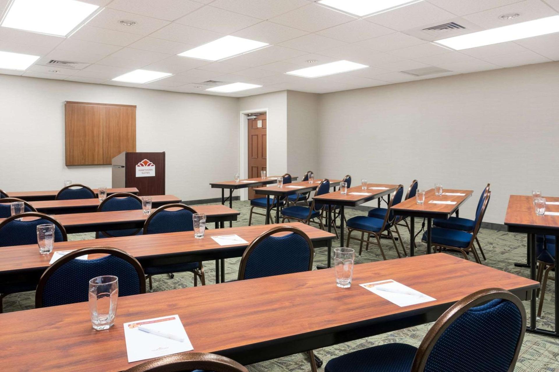Hawthorn Extended Stay by Wyndham Naples photo 10