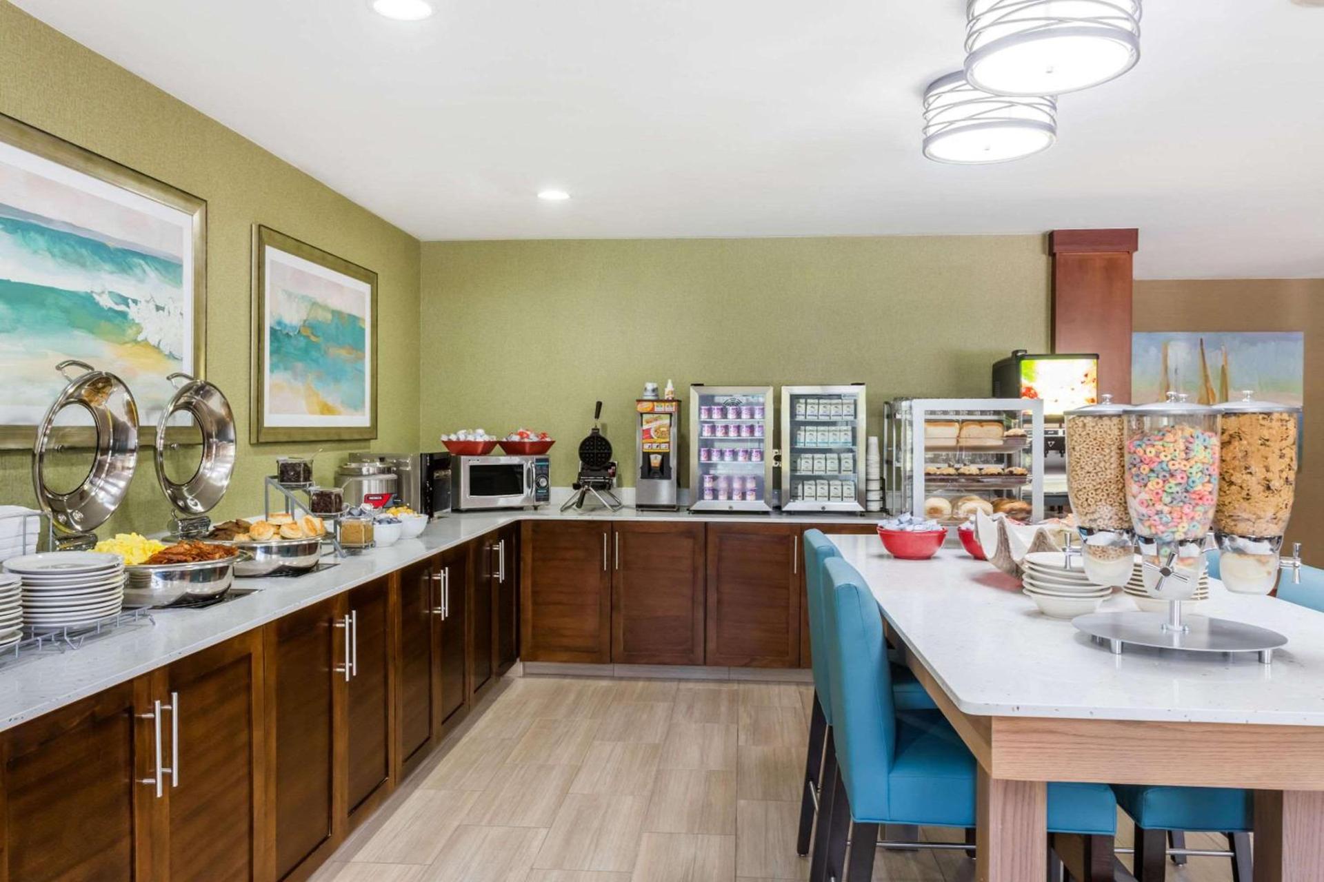 Hawthorn Extended Stay by Wyndham Naples photo 22