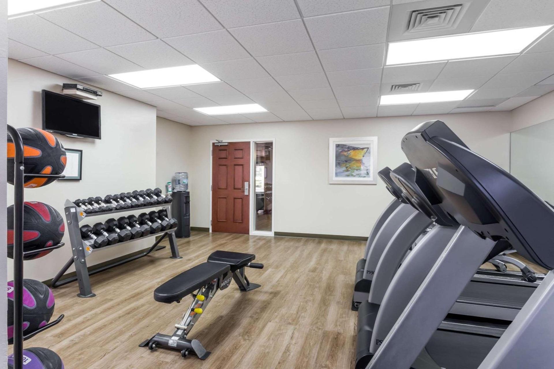Hawthorn Extended Stay by Wyndham Naples photo 5