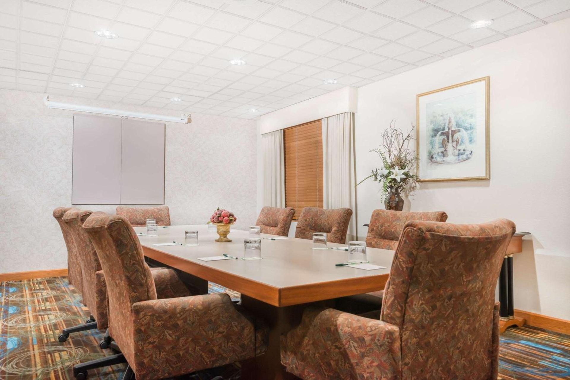 Wingate by Wyndham Lima photo 26