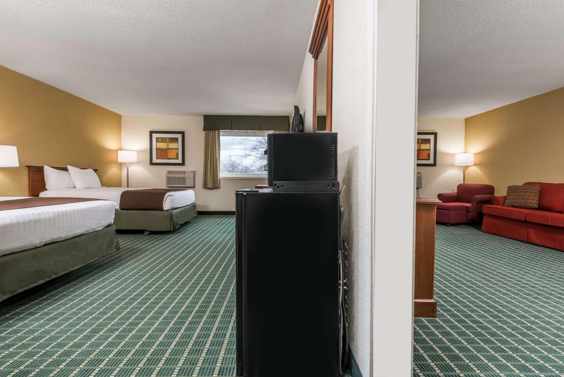 Baymont by Wyndham Kokomo photo 11