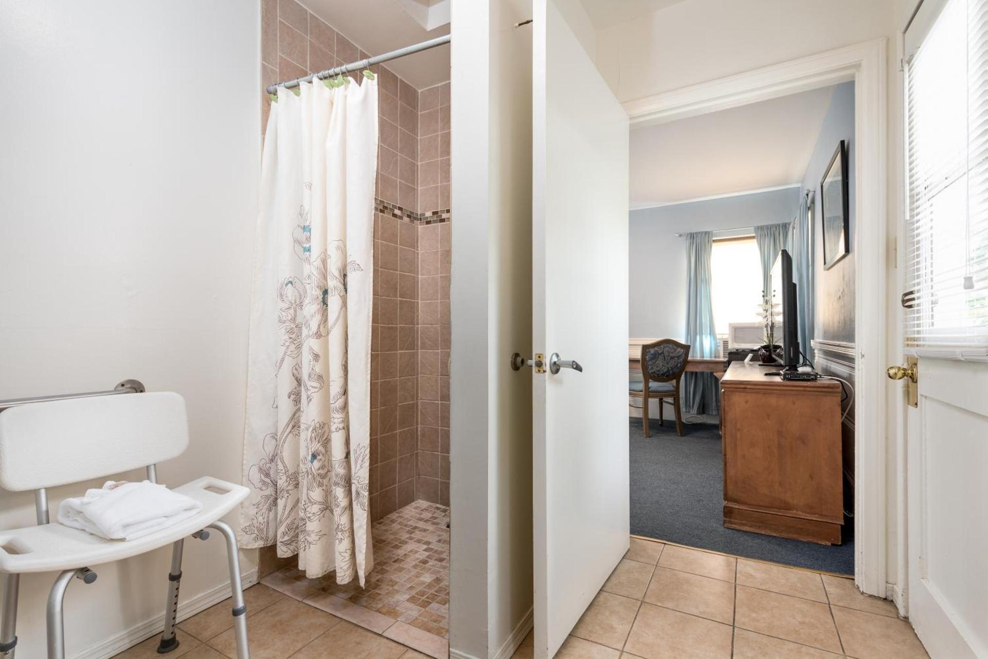 Wilshire Motel photo 6