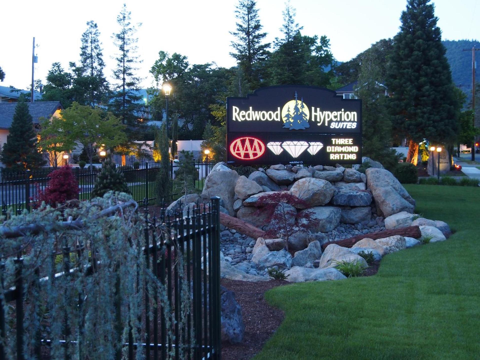 Redwood Hyperion Suites photo 8
