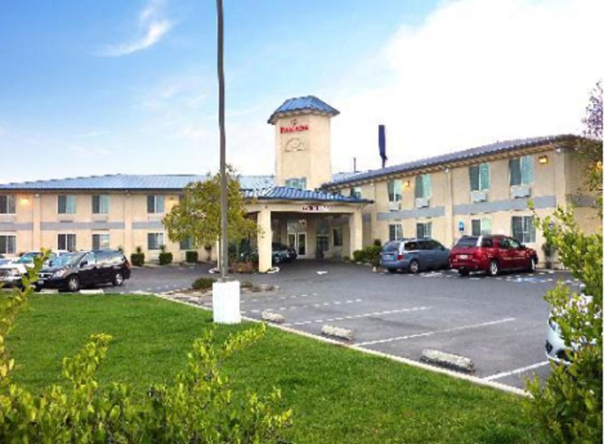 Ramada by Wyndham Williams photo 3