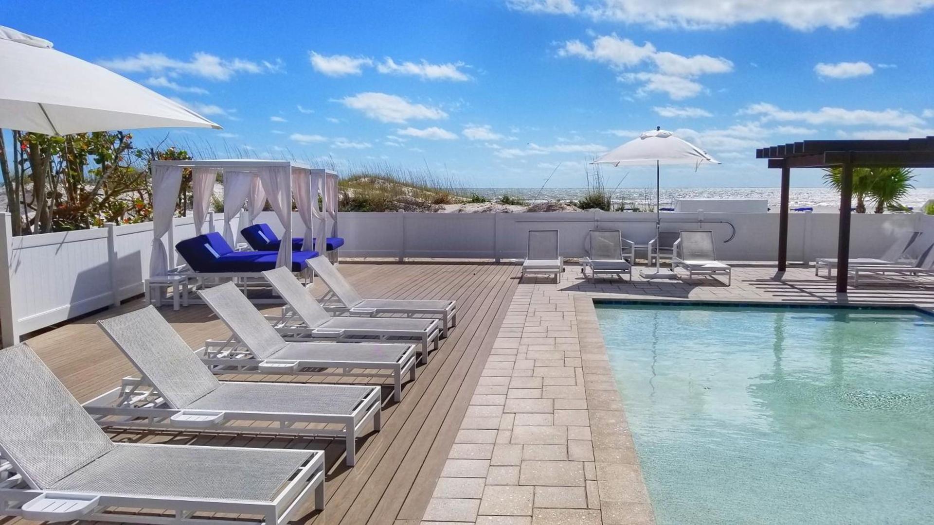 Barefoot Beach Club photo 3