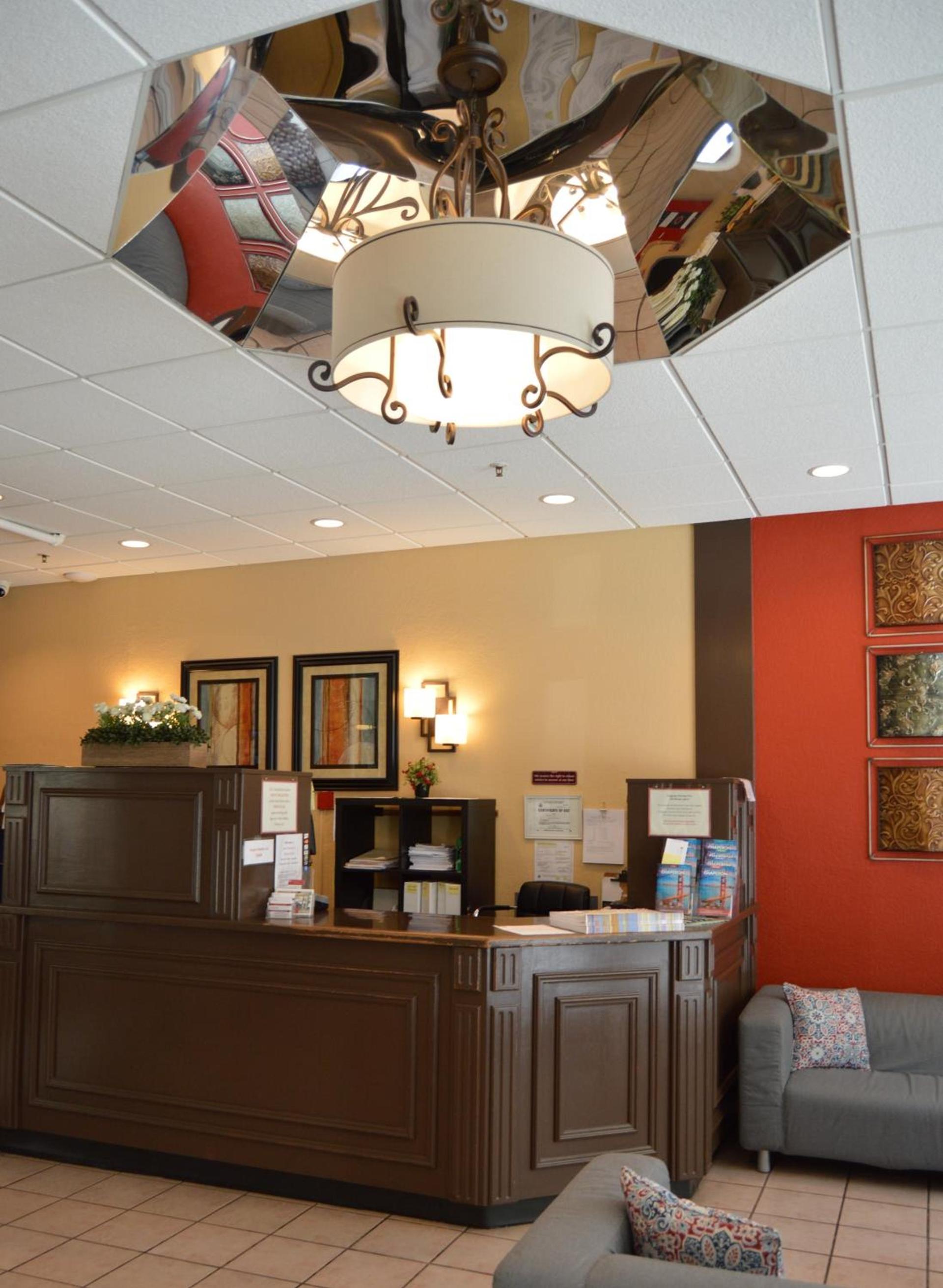 SF Plaza Hotel photo 9