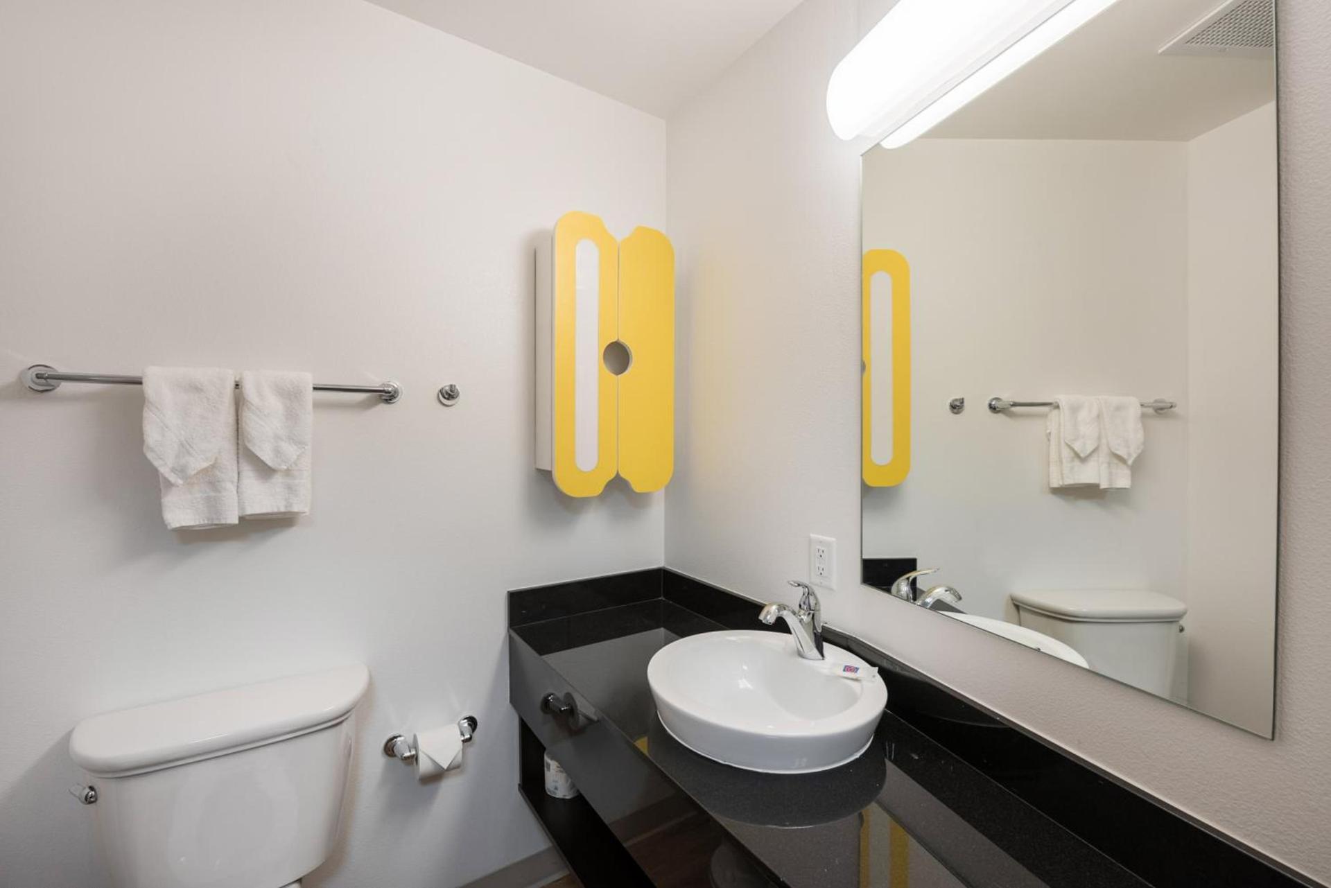 Studio 6-Mccarran, NV - Sparks - Tahoe - Reno Industrial Center photo 36