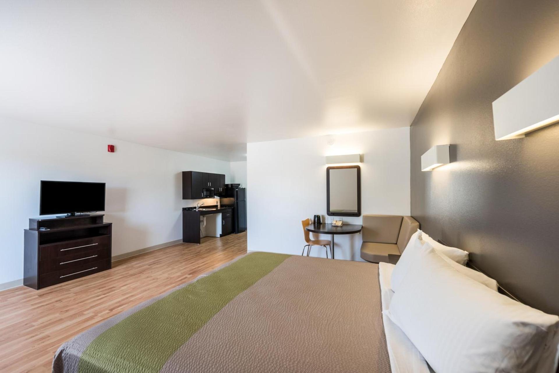 Studio 6-Mccarran, NV - Sparks - Tahoe - Reno Industrial Center photo 57