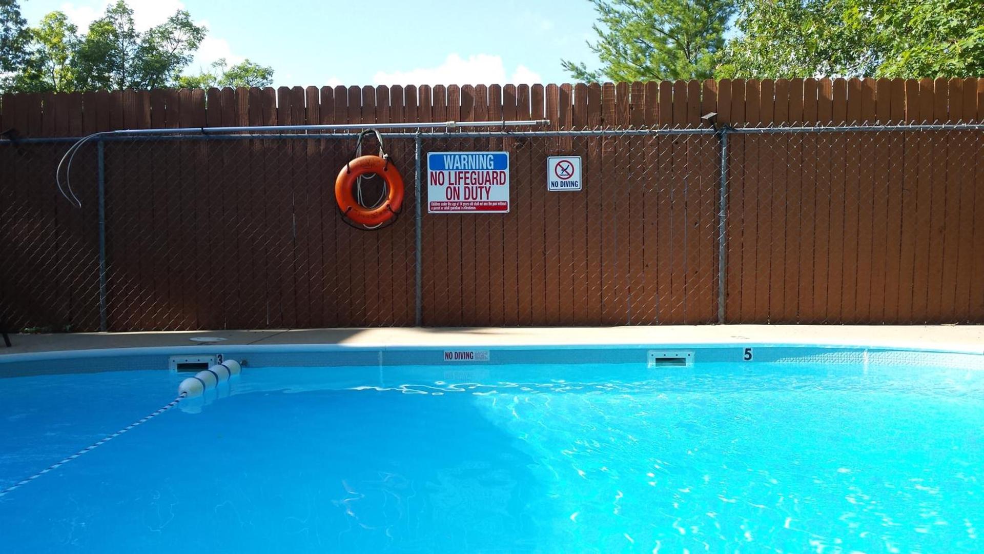 Shady Acre Inn and Suites photo 16