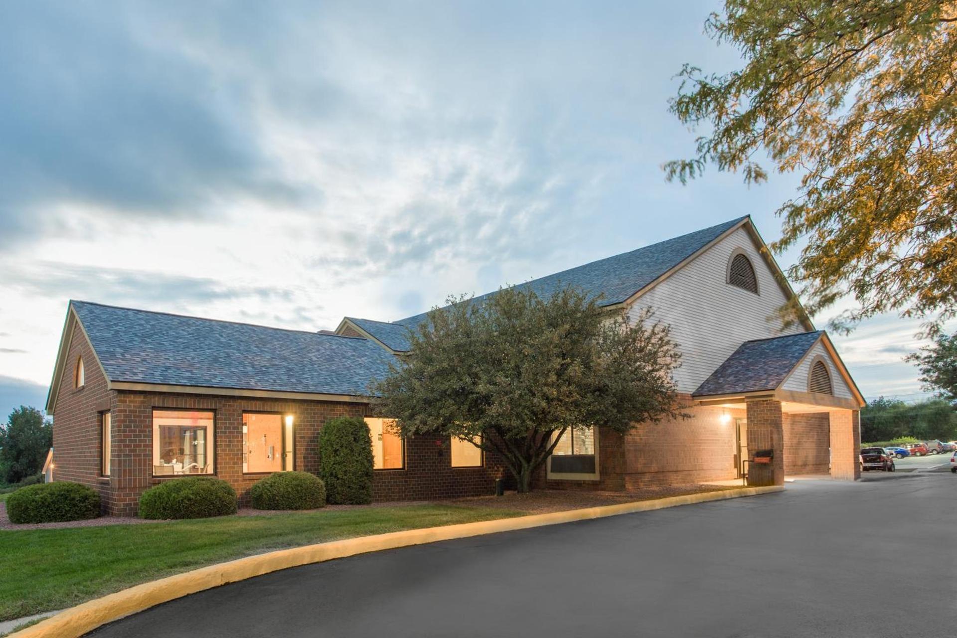 Super 8 by Wyndham Dodgeville photo 19