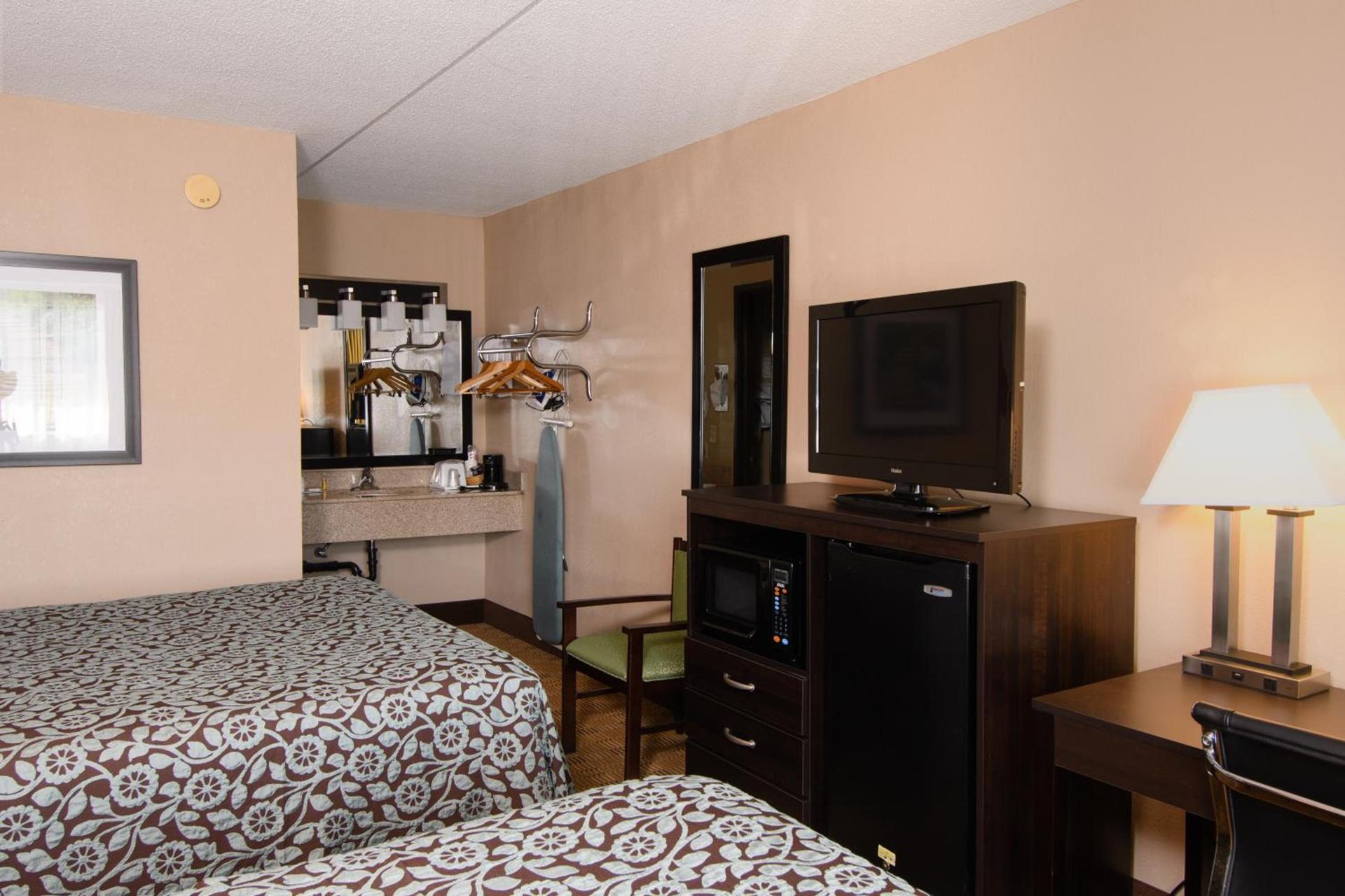 Days Inn by Wyndham Pittsburgh-Harmarville photo 7