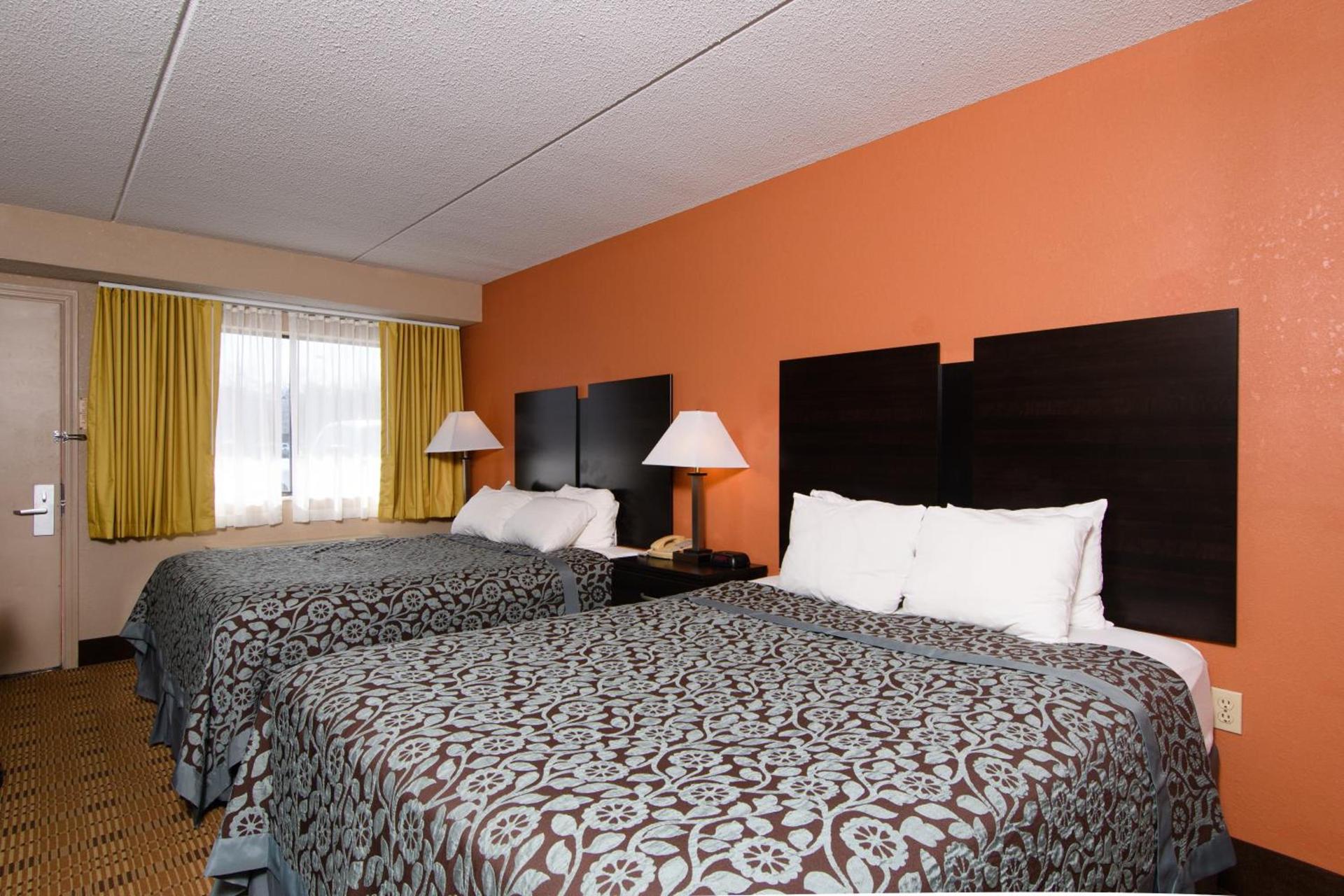Days Inn by Wyndham Pittsburgh-Harmarville photo 9