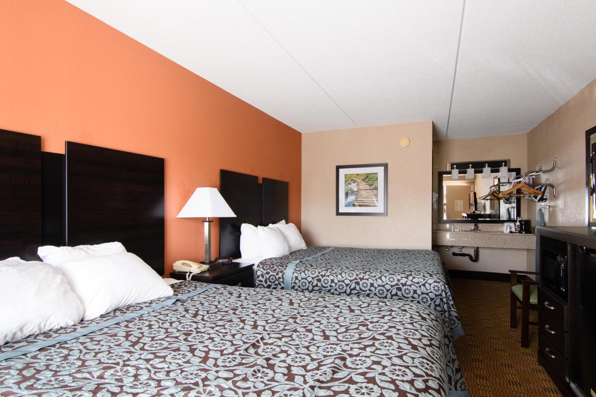 Days Inn by Wyndham Pittsburgh-Harmarville photo 12