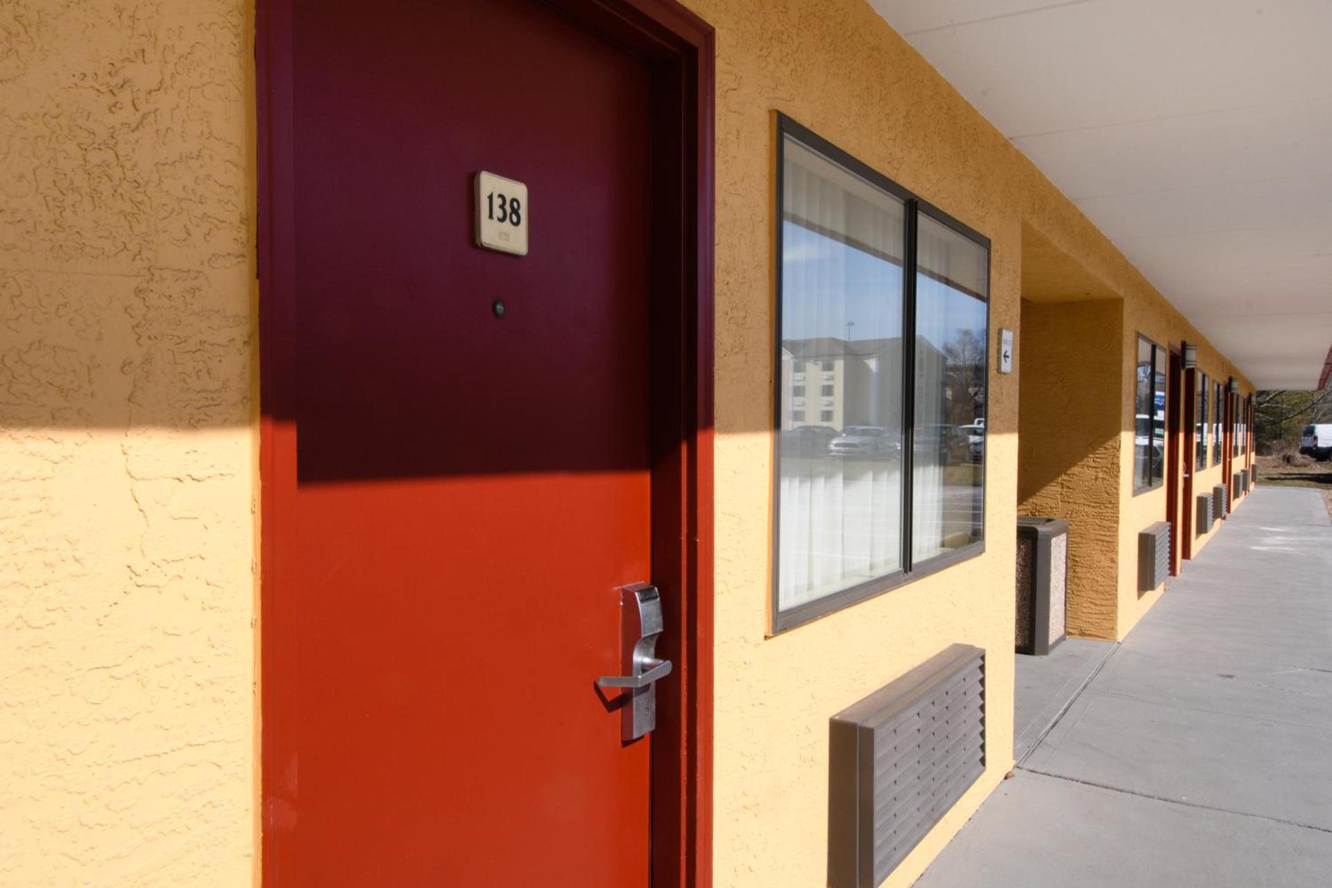 Days Inn by Wyndham Pittsburgh-Harmarville photo 13