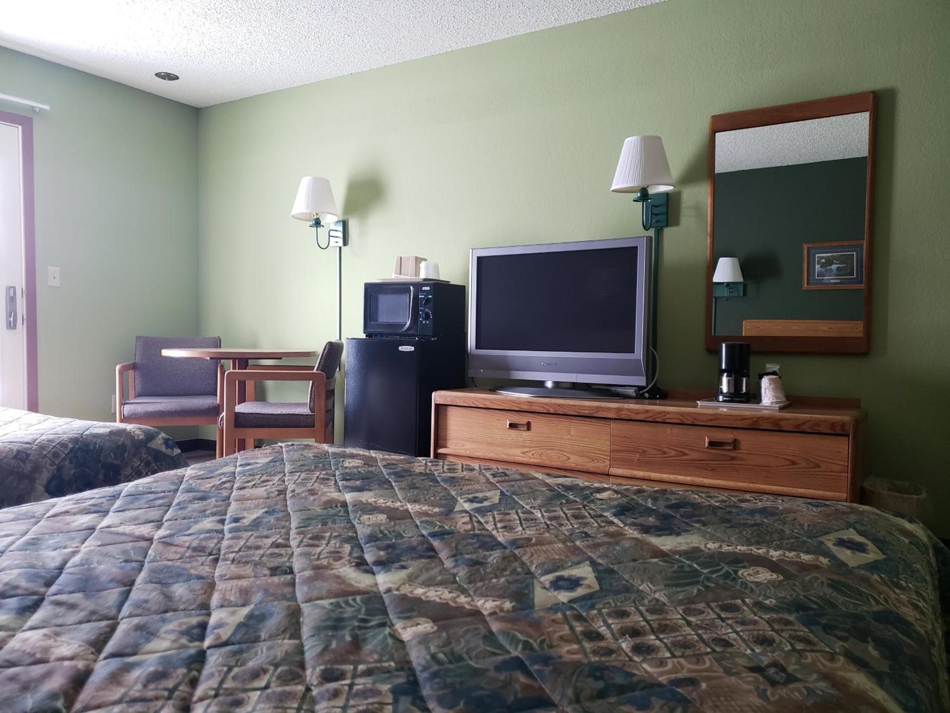 Harbor Lights Lodge photo 26