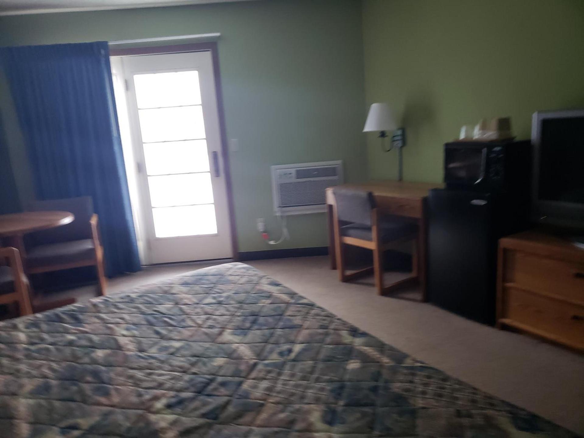 Harbor Lights Lodge photo 22