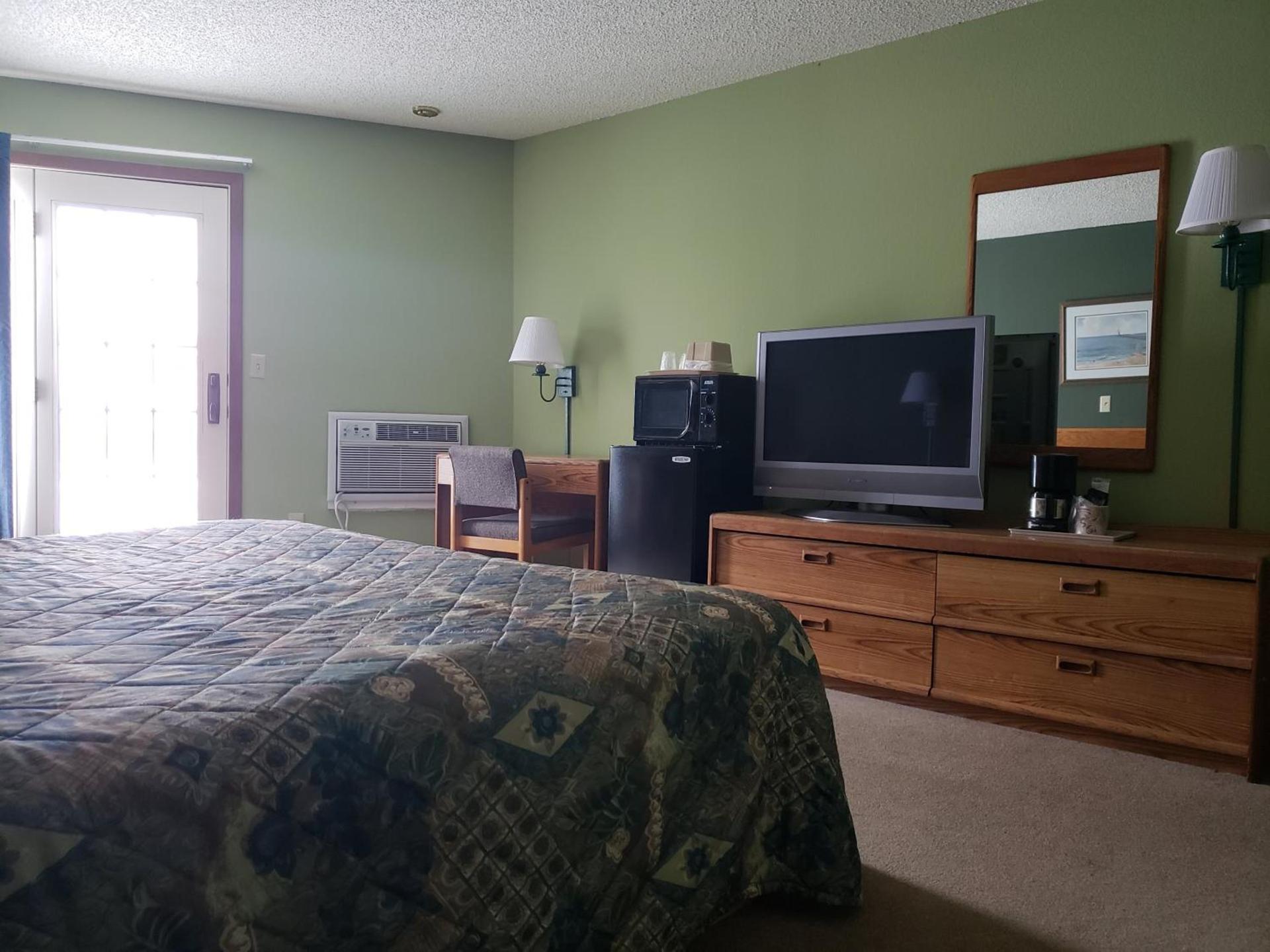 Harbor Lights Lodge photo 23